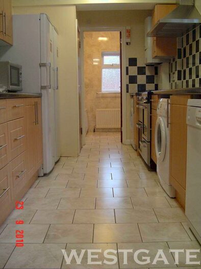 6 Bedroom Terraced House To Rent In Donnington Road, Reading, RG1