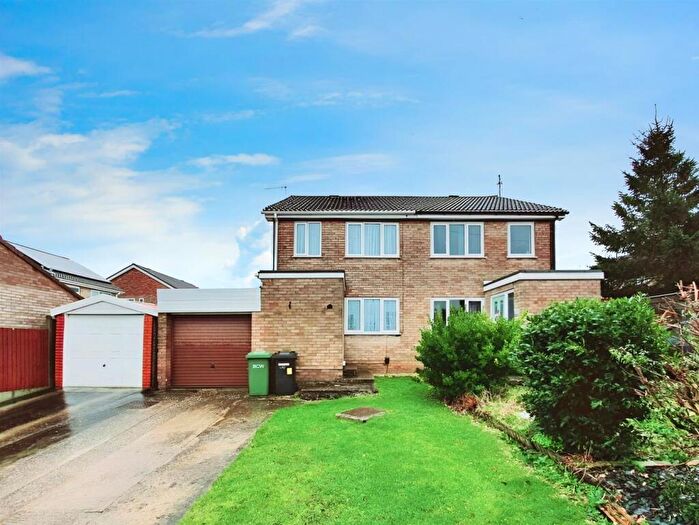 3 Bedroom Semi-Detached House To Rent In Warren Close, Irchester, Wellingborough, NN29