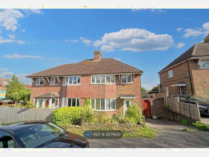 3 Bedroom Semi-Detached House To Rent In Caburn Crescent, Lewes, BN7