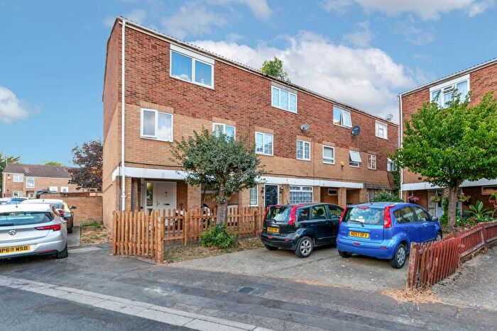 4 Bedroom Terraced House For Sale In Gainsborough Road, Hayes, UB4
