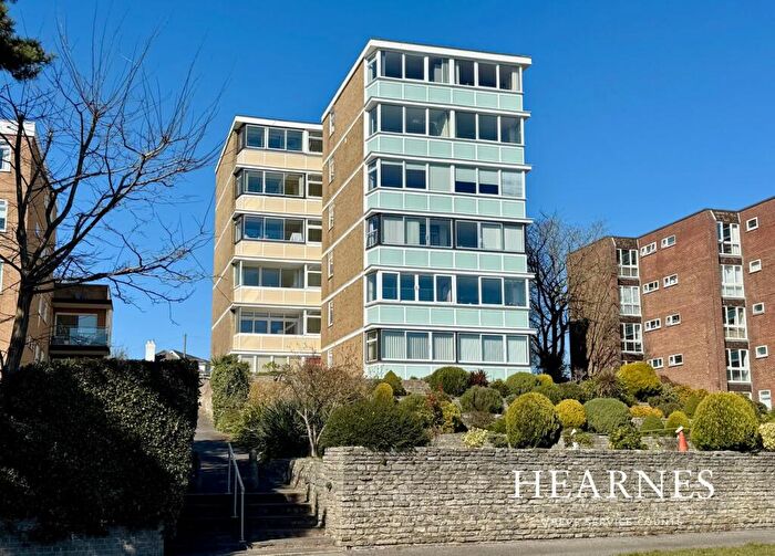 2 Bedroom Flat For Sale In Parkstone Road, Poole, BH15