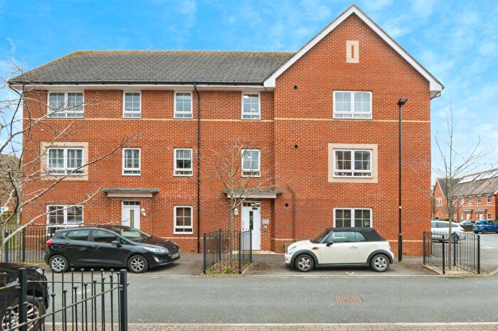 2 Bedroom Flat For Sale In Charles Arden Close, Southampton, SO16