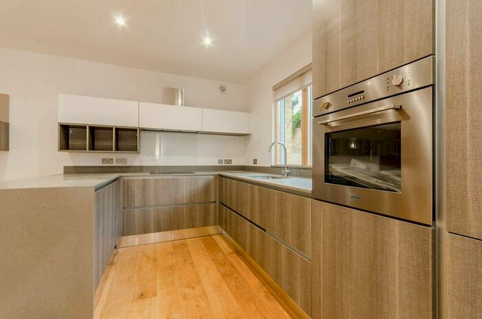 3 Bedroom Property To Rent In Moray Mews, Finsbury Park, London, N7