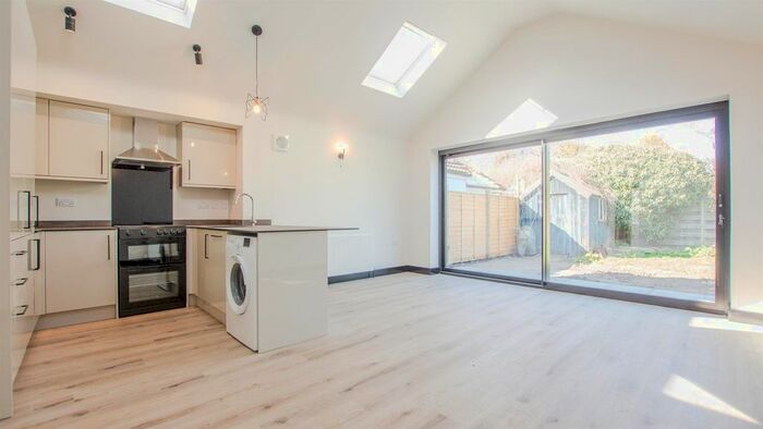 2 Bedroom Bungalow To Rent In Knapton Lane, Acomb, York, YO26