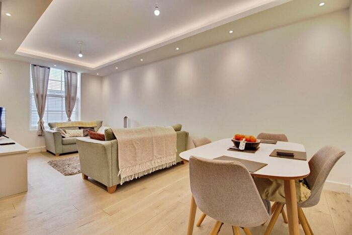 1 Bedroom Apartment For Sale In Stonehills, Welwyn Garden City, AL8