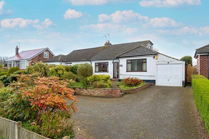 3 Bedroom Semi Detached Bungalow For Sale In Chester Road, Sutton Weaver, WA7