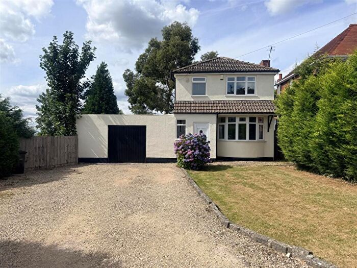 3 Bedroom Detached House For Sale In Two Gates Lane, Halesowen, B63