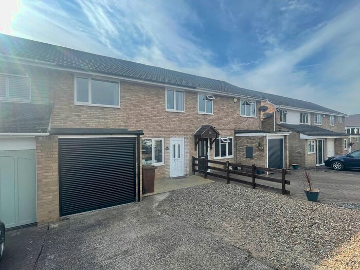 4 Bedroom Terraced House To Rent In Cardens Road, Cliffe Woods, Kent., ME3