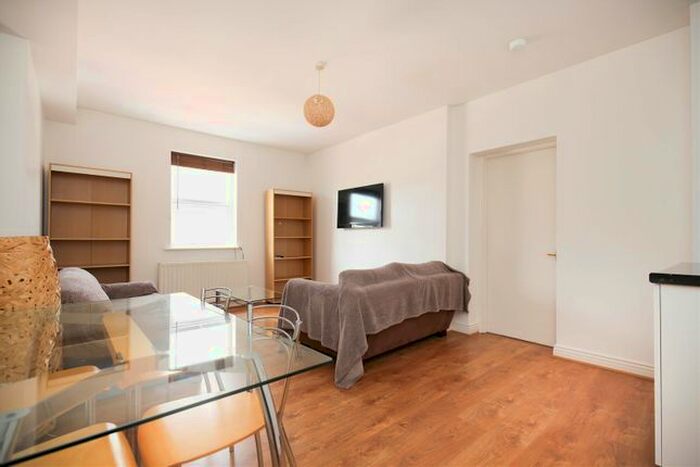 4 Bedroom Flat To Rent In Stratford Road, Heaton, Newcastle Upon Tyne NE6