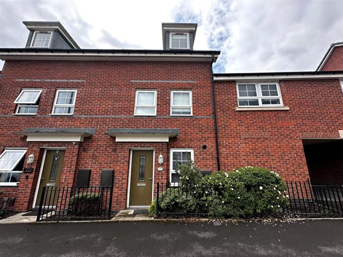 3 Bedroom House To Rent In Queen Elizabeth Road, Nuneaton, CV10