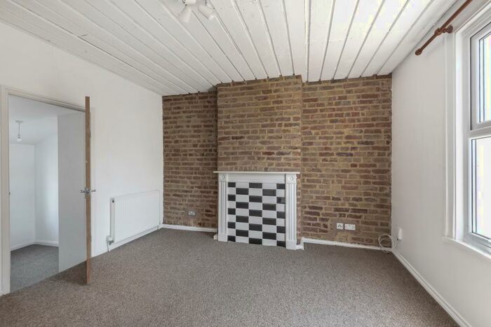 1 Bedroom Flat To Rent In Thornhill Road, Croydon, CR0