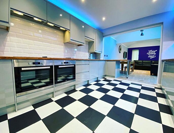1 Bedroom Semi Detached House To Rent In Bedroom Student Home - Downs Road, Ukc, CT2