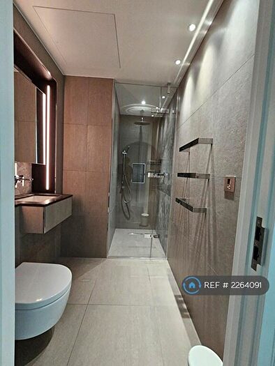 2 Bedroom Flat To Rent In Carrara Tower, London, EC1V