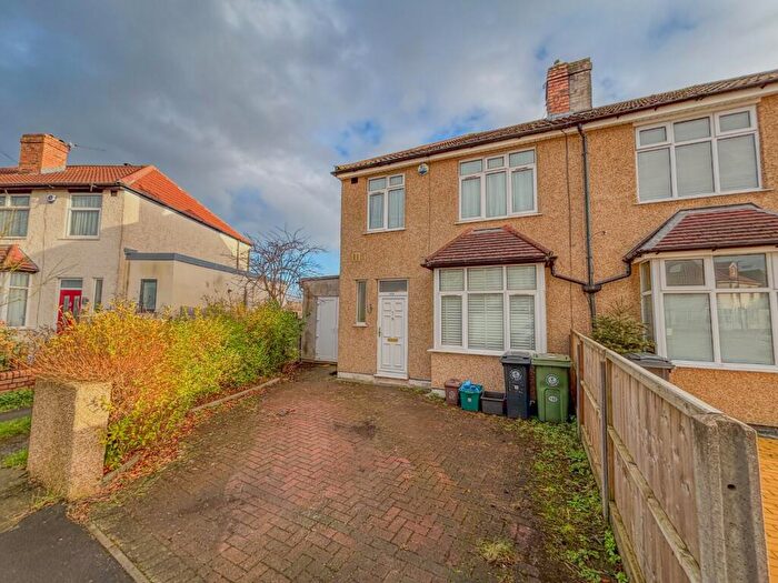 4 Bedroom Semi Detached House To Rent In Downend Road, Horfield, Bristol, Somerset, BS7