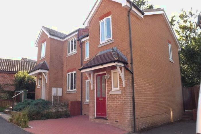 3 Bedroom Property To Rent In Mulberry Close, Tunbridge Wells, TN4