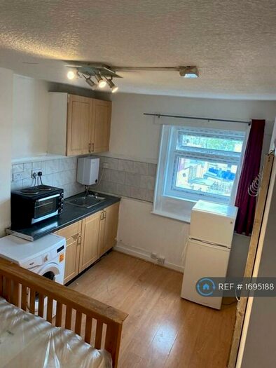 Studio To Rent In London Road, Croydon, CR0