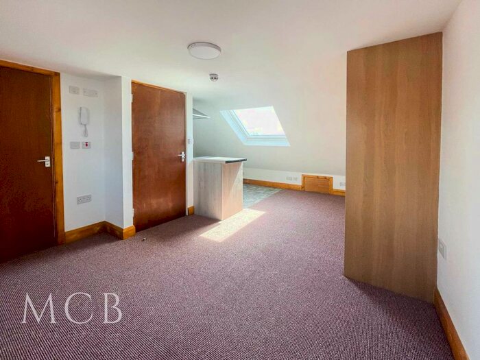 Studio To Rent In Somerset Road, Southall, Southall, UB1