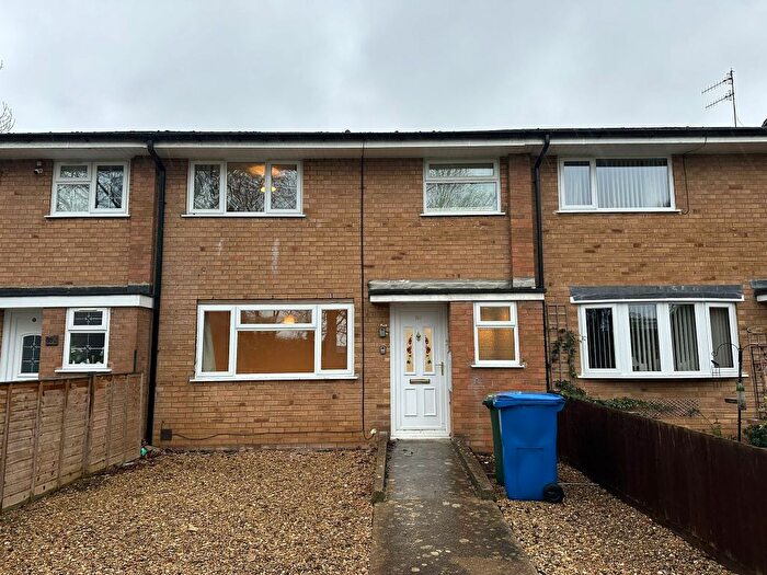3 Bedroom Semi Detached House To Rent In Windrush, Banbury, OX16