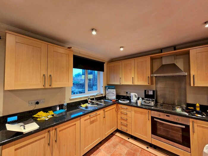 3 Bedroom Town House To Rent In Voisey Close, Newton Abbot, TQ13