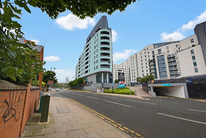 2 Bedroom Flat For Sale In Apartment The Gateway West, East Street, City Centre, Leeds West Yorkshire, LS9