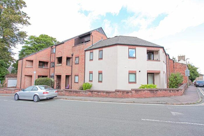 2 Bedroom Flat For Sale In Upton Court, Crouch Street, Banbury, OX16