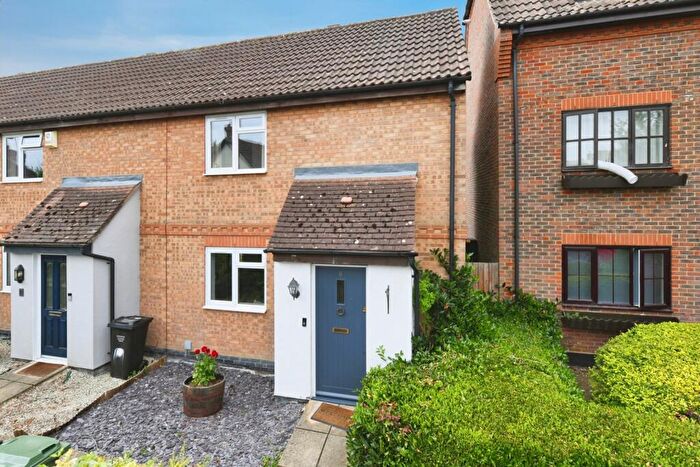 2 Bedroom End Of Terrace House For Sale In Box Close, Basildon, Essex, SS15