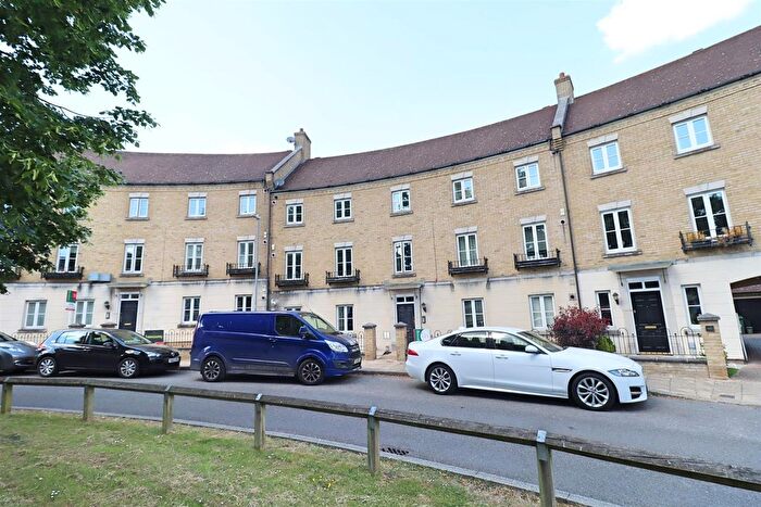 2 Bedroom Flat To Rent In Mary Ruck Way, Black Notley, Braintree, CM77