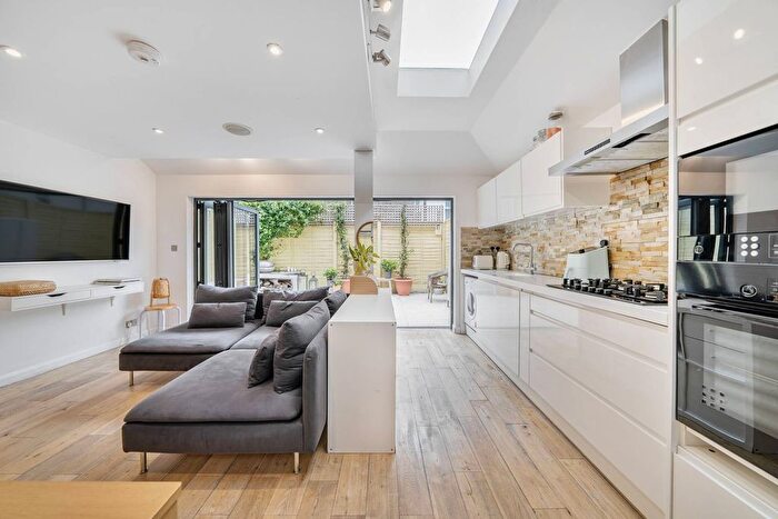 1 Bedroom Maisonette To Rent In Archel Road, Barons Court, London, W14