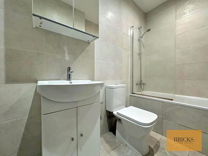 1 Bedroom Flat To Rent In Key Point, High Street, Potters Bar, EN6