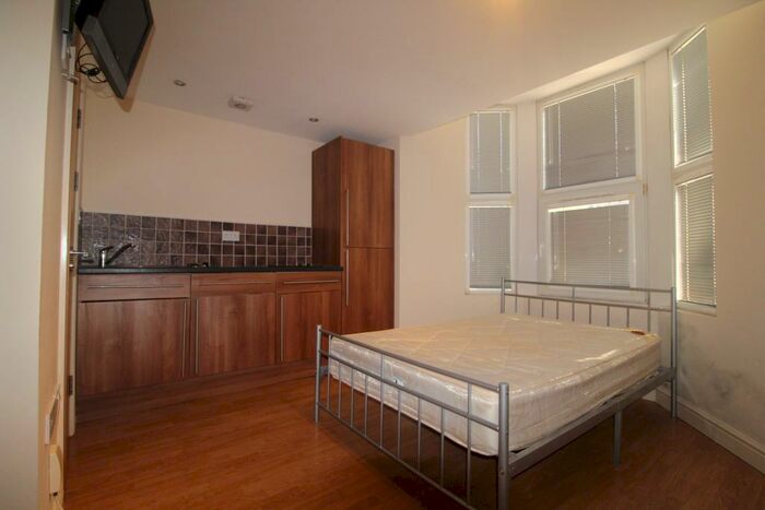 Studio To Rent In Woodville Rd, Cathays, Cardiff, CF24