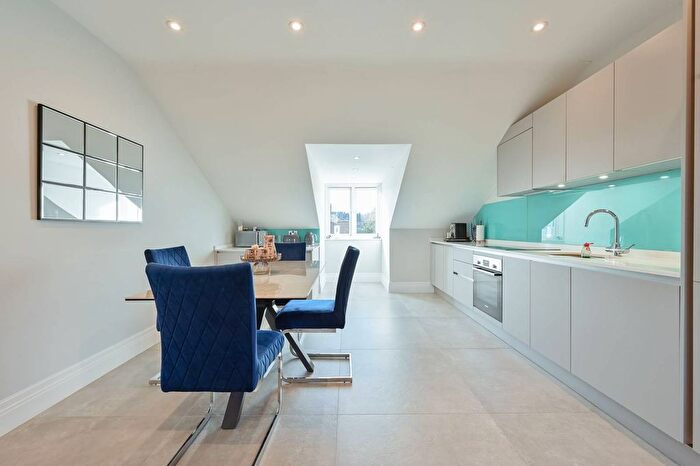 3 Bedroom Flat For Sale In Brandon House, Bushey, WD23