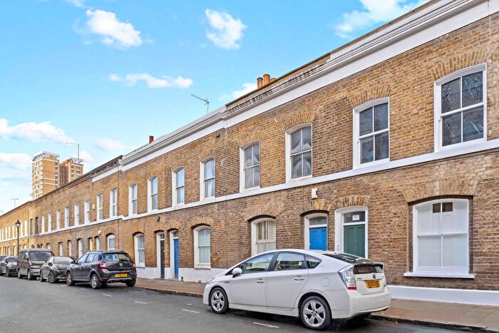 2 Bedroom Terraced House To Rent In Wellington Row, Shoreditch, E2