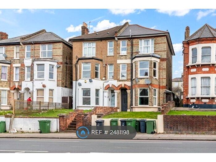 2 Bedroom Flat To Rent In Thurlow Park Road, London, SE21