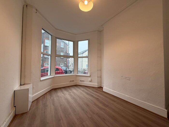 1 Bedroom Flat To Rent In Dalton Street, CF24