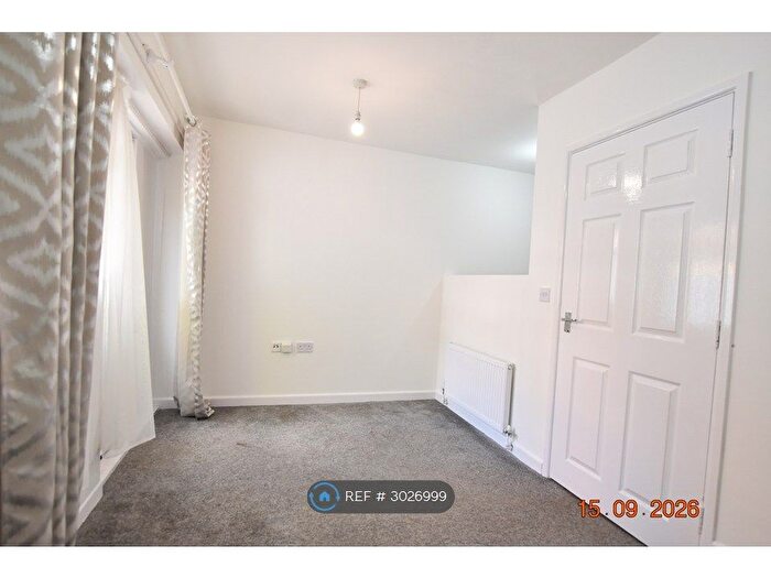 2 Bedroom Flat To Rent In Crescent Road, Luton, LU2