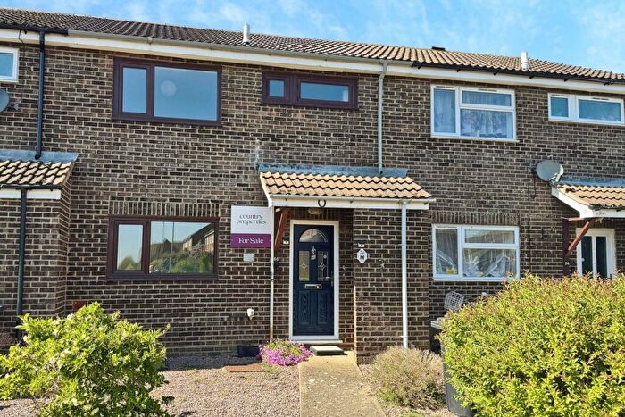 2 Bedroom Terraced House For Sale In St Peters Close, Flitwick, MK45