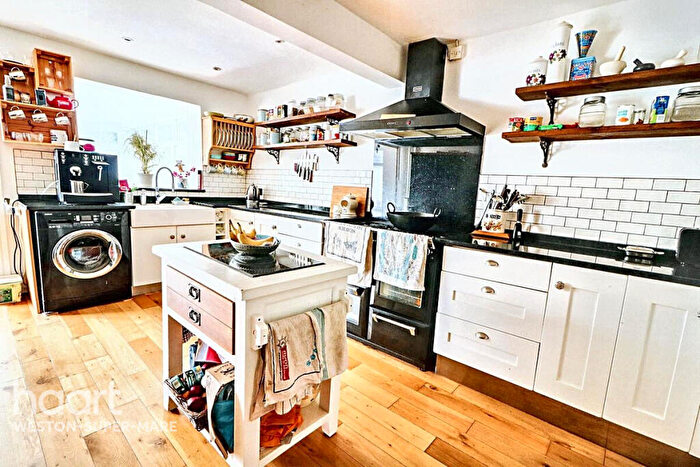 5 Bedroom Detached House For Sale In Pudding Pie Close, Bristol, BS40