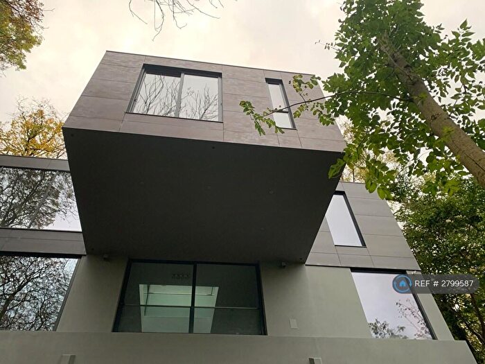 3 Bedroom Detached House To Rent In El Avila, Chester, CH4