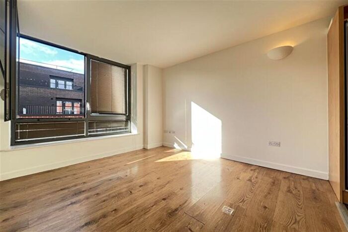 1 Bedroom Apartment To Rent In The Hicking Building, Queens Road, NG2