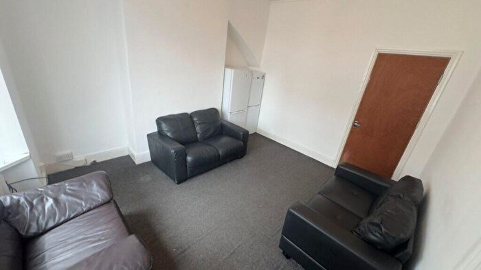 2 Bedroom End Of Terrace House To Rent In Rothay Road, Sheffield, S4