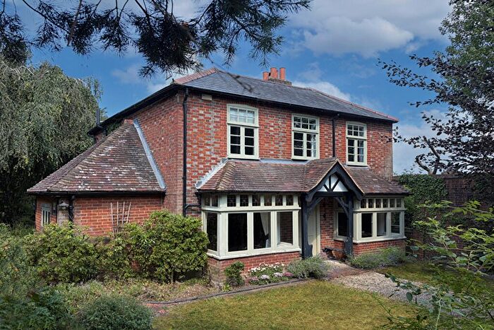 4 Bedroom Detached House For Sale In Petworth Road, Witley, GU8