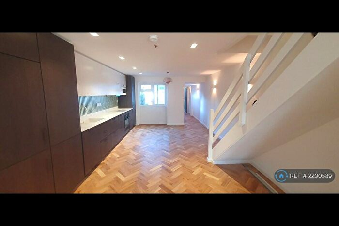 4 Bedroom End Of Terrace House To Rent In Brockley Park, London, SE23