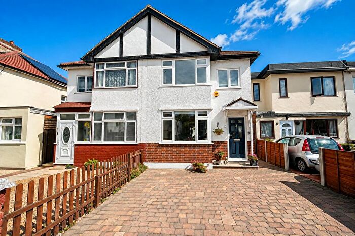 3 Bedroom Semi-Detached House For Sale In The Drive, Feltham, Middlesex, TW14