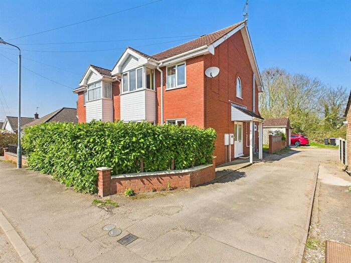 4 Bedroom Semi-Detached House For Sale In Finsbury Street, Alford, LN13