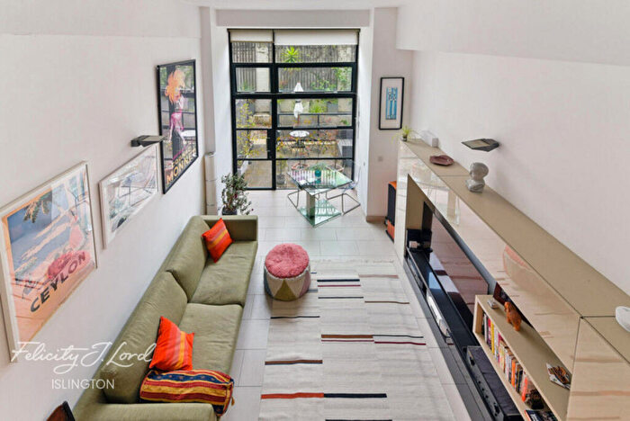 2 Bedroom Apartment For Sale In Citygate House, N1