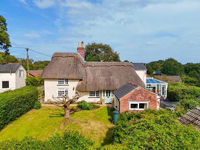 4 Bedroom Cottage For Sale In School Road, Bransgore, Christchurch, BH23