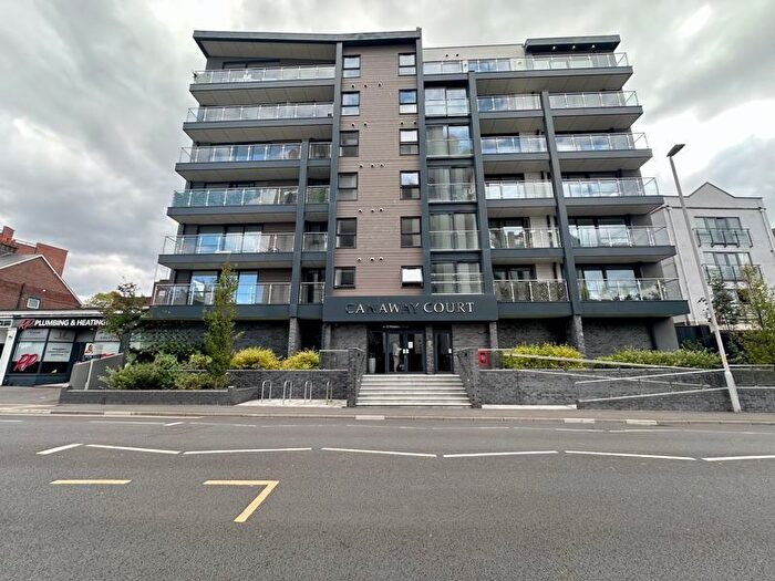 1 Bedroom Flat For Sale In Wimborne Road, Poole, BH15