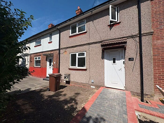 6 Bedroom Semi-Detached House To Rent In Dagenham Road, Dagenham, RM10