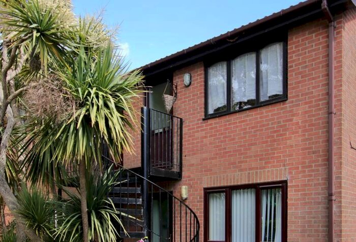 1 Bedroom Flat To Rent In Froud Way, Corfe Mullen, Wimborne, BH21