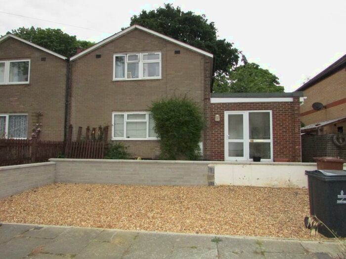 4 Bedroom Semi-Detached House To Rent In Mead Close, Stevenage, Hertfordshire, SG1